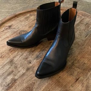 Brand New Frye Sacha Chelsea Bootie